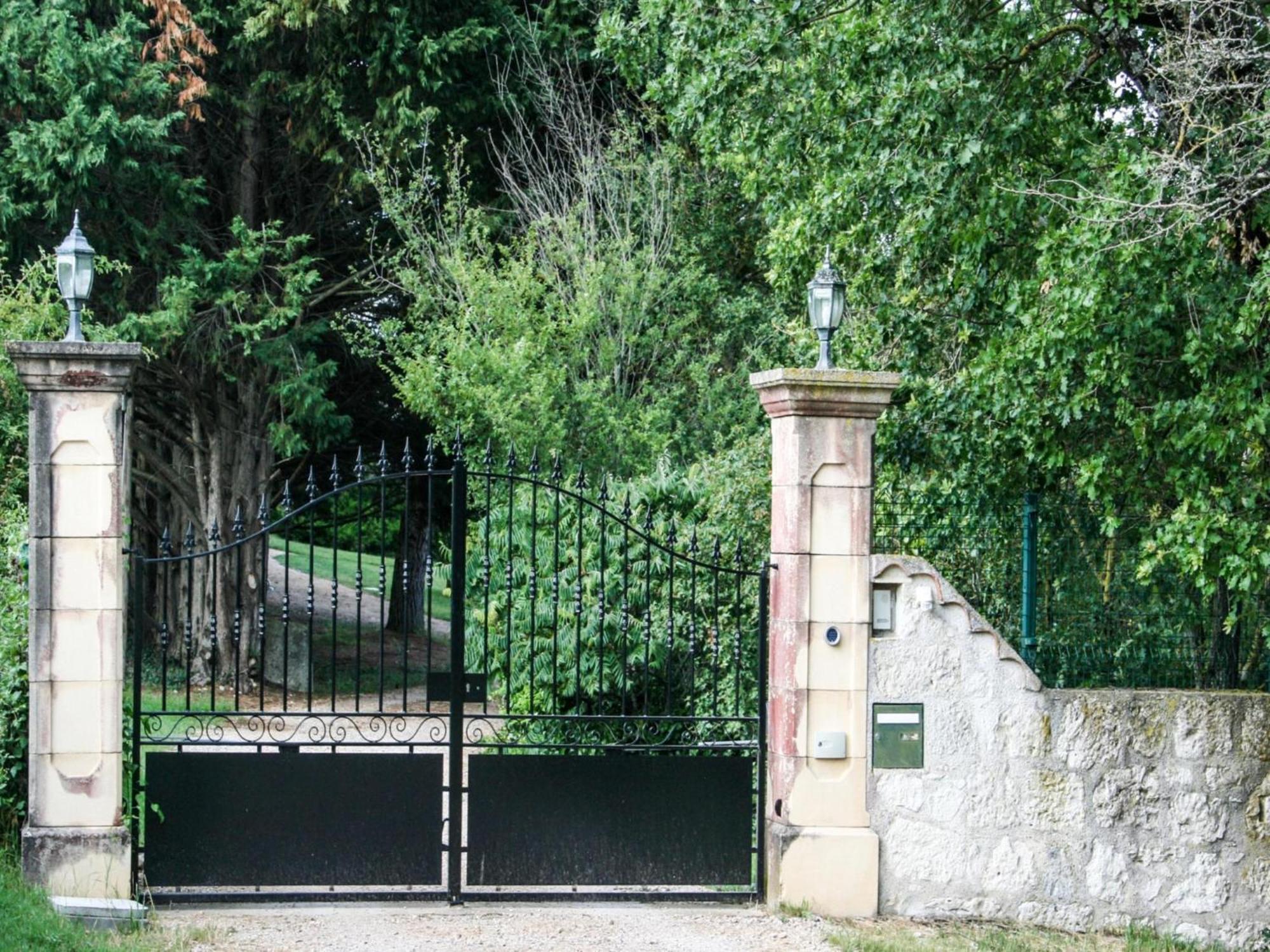 Gites De Saint Maurin エクステリア 写真